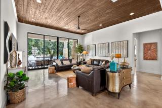 Lakeshore Landing with Concierge Services - 3