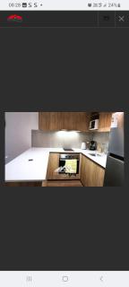 Hermoso y amplio a orilla del Lago - 0