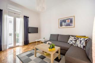 Bright apartment in old Athenian neighborhood! - 0