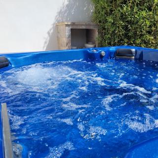 Il Giardino Di Flora con Piscina & Jacuzzi - 7