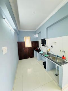 Penthouse Delight 2BHK Flat near Wipro Circle - 3