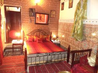 Charming Traditional Riad in the Heart of Fes with Breakfast - 0