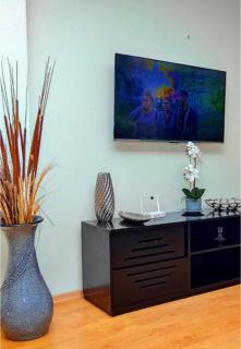 Beautiful and elegant 2 bedroom with additional SQ in leafy Kileleshwa, Nairobi Kenya - 2