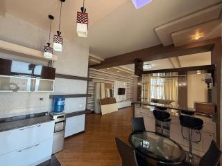 Elegant Cental Baku Home near the Sea - 5