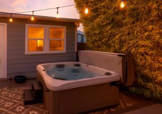 Walk to Ocean & Restaurants- Hot Tub, Private Yard - 0