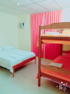 Hostal Montecarlos - 1