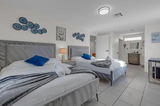 Vegas Hillcrest Oasis, Private Pool and 5BR - 7