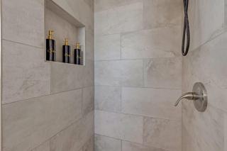 Vegas Hillcrest Oasis, Private Pool and 5BR - 4