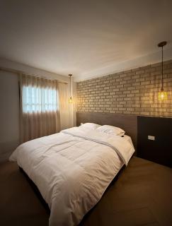 Alma House - 1