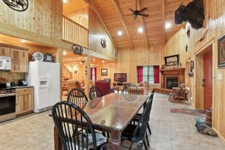 Secluded Mountain Retreat with Stunning Views home - 1