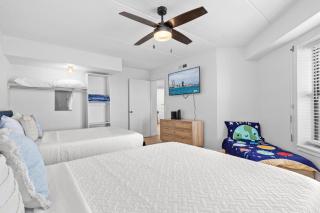 Grand Beachfront Paradise - Ocean & Pool View - 3