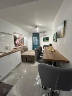 Gounari White Tower Apt - 3