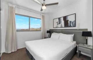 City Convenience, Comfort & Style - - 8