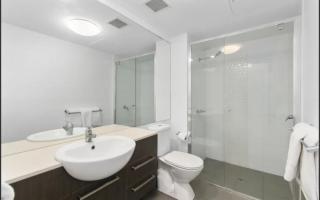 City Convenience, Comfort & Style - - 4