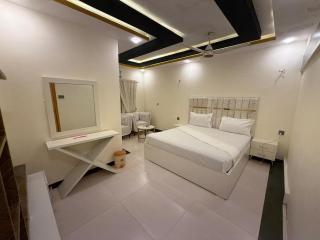 Comfort Suites Karachi - 4