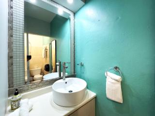 Prime Location at Condado Beach Queen Studio - Apt 10 - 5