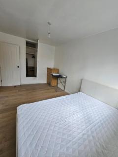Extra Large Room Near Stratford Station - 7