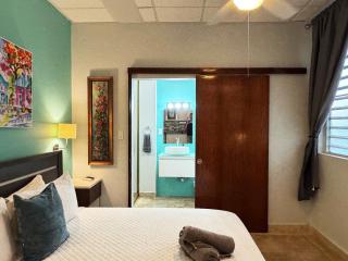 Prime Location at Condado Beach King Studio - Apt 4 - 8