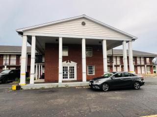 Capital O First Heritage Inn Rantoul IL I 57 - Rantoul - 3