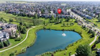 Luxury Home with 5 BR, 9 Beds, 4BA, sleep 12, AC, Crib - Calgary - 6