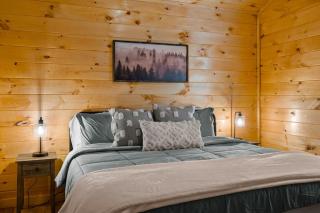 Relaxing cabin retreat-pool, hot tub and game room - 3