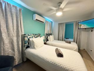 Prime Location at Condado Beach 2br 1ba - Apt 9 - 2