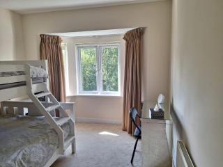 Quiet & Bright Room - 8