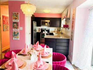 Pinkies Paradise-3BD2BASleeps 8PP-Lake Ozark - 1