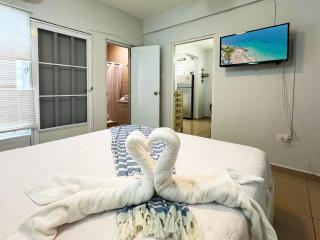 Prime Location at Condado Beach 1br 1 ba - Apt 7 - 3