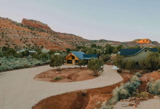 Casa Vermillion Modern Kanab Family Cabin Red Rock Views Near Zion - 4