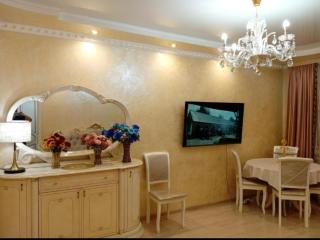 3 Rooms of the Sun Almaty Center Apartment - 2