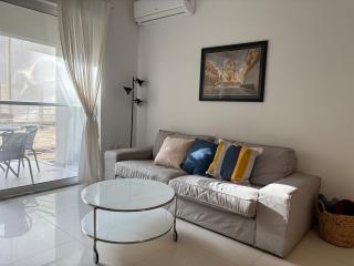 Malta Seaside Flat - 9