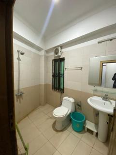 One bed cozy apartment near McDonald's Highway - 7