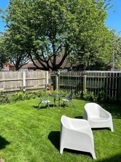 A delightful detached house with private parking - Belfast - 1