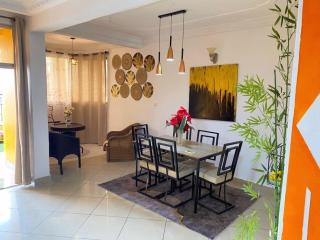Nouvel appartement, ménage gratuit, wifi, parking, proche du goudron et hypercentre - Douala - 6