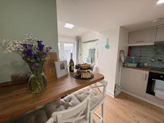 Gwens House - Holiday Cottage With Hot Tub - 3