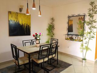Nouvel appartement, ménage gratuit, wifi, parking, proche du goudron et hypercentre - Douala - 5