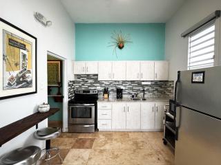 Prime Location at Condado Beach 3br 2 ba - Apt 1 - 6