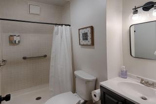 Lake Cumberland Cabin - Spa, Firepit, Scenic Views - Jamestown - 7