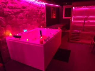 La Cachette Secrete - Love Room à Caen en Normandie avec Balnéo et Sauna Privatif - 3