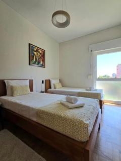 OLIVA 50 - 4 Bedroom and Office - Near Lisbon Expo and Airport - 4