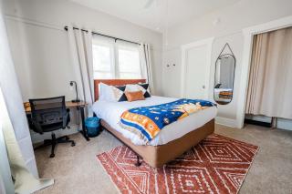 Work Desk- FirePit-Pool-Steps to UofA - 5