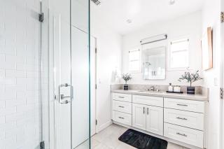 Venice 2BR - Ocean Walk with Stunning Outdoor Space! - 4