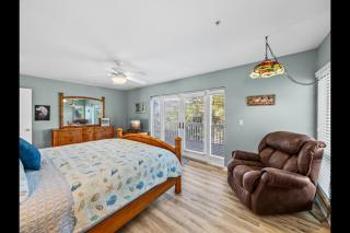 Perfect Placement, A Beautiful Beachfront Home - 6