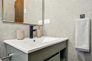 Departamento moderno a pasos de Parque Arauco y Metro Manquehue - 3