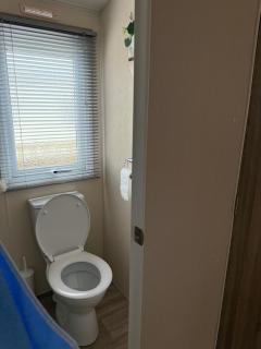 Andreas Riverside Retreat at 7 Lakes Country Park - 9