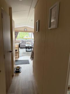 Andreas Riverside Retreat at 7 Lakes Country Park - 4