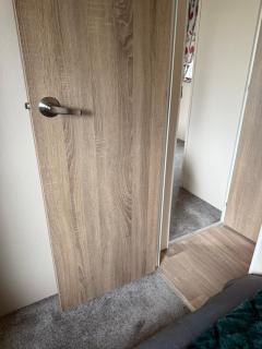 Andreas Riverside Retreat at 7 Lakes Country Park - 6