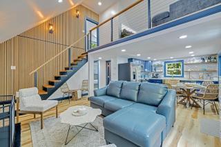 The Blakeslee Blue Escape - 8