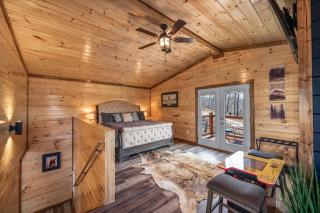 Luxury Cabin with Hot Tub and Resort Access - Sevierville - 0